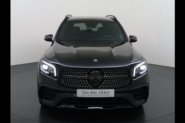 Mercedes-Benz Glb 180 AMG // Nightpakket // Sfeerverlichting // 19" AMG Velgen // Camera // Elek. Achterklep