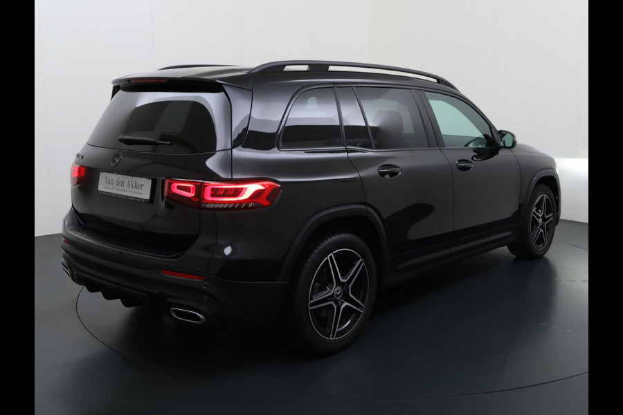 Mercedes-Benz Glb 180 AMG // Nightpakket // Sfeerverlichting // 19" AMG Velgen // Camera // Elek. Achterklep