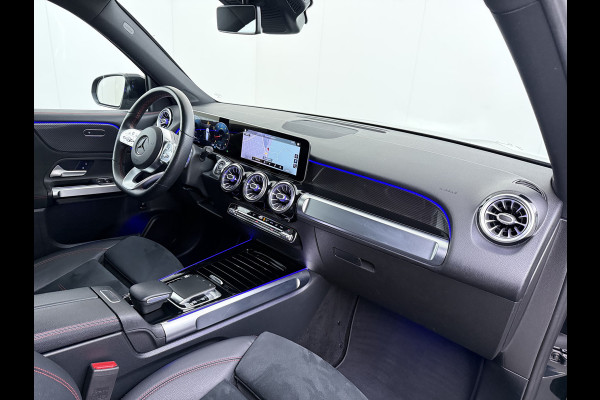 Mercedes-Benz Glb 180 AMG // Nightpakket // Sfeerverlichting // 19" AMG Velgen // Camera // Elek. Achterklep