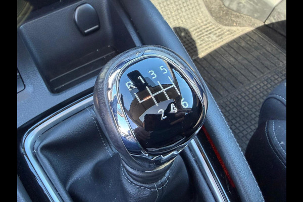 Nissan QASHQAI 1.3 MHEV N-Connecta /Trekhaak / NAVI / CAMERA /STOELVERW. / PANORAMA