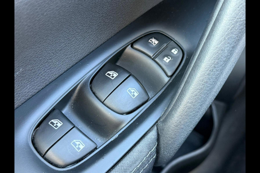 Nissan QASHQAI 1.3 MHEV N-Connecta /Trekhaak / NAVI / CAMERA /STOELVERW. / PANORAMA