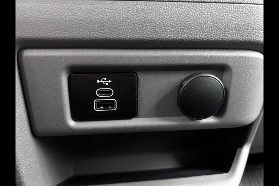 Ford Transit Custom 300 2.0 TDCI L2H1 Automaat Trend Nieuw Model Navigatie Climate Control Parkeersensoren Camera Lichtmetalen Velgen Bumpers in kleur Digitale Cockpit