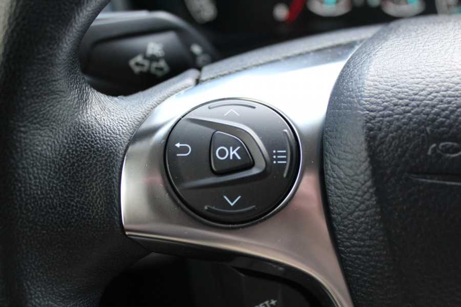 Ford Transit Connect 1.0-100pk Ecoboost L1 Trend. Dames en heren ondernemers, let op: benzine uitvoering ! Parkeersensoren, Cruise Control, Airco, Zijschuifdeur rechts etc.