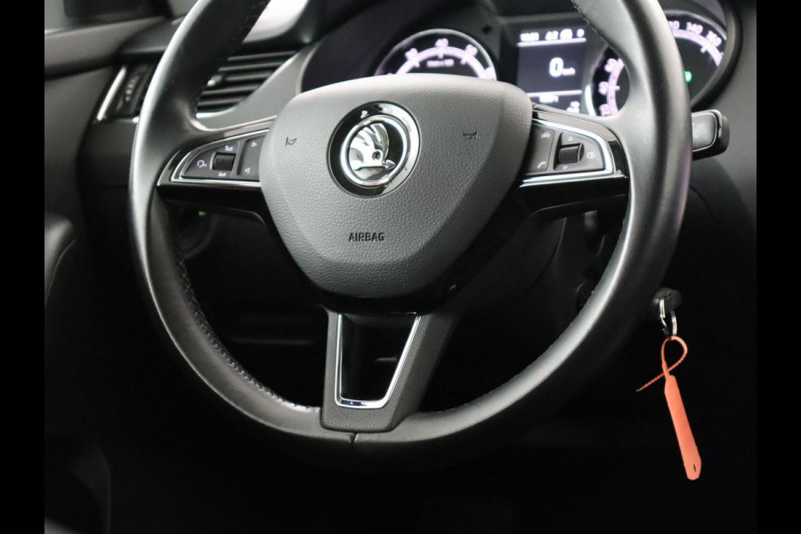 Škoda Octavia 1.5 TSI Ambition Business | Automaat | Trekhaak | Carplay | Navigatie | Parkeerhulp | Climate control | Bluetooth | Cruise control