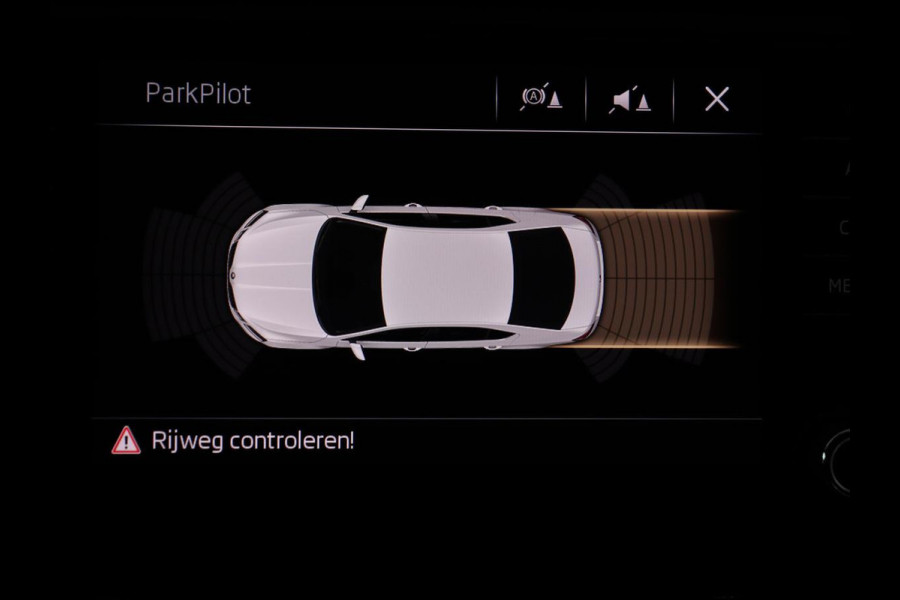 Škoda Octavia 1.5 TSI Ambition Business | Automaat | Trekhaak | Carplay | Navigatie | Parkeerhulp | Climate control | Bluetooth | Cruise control