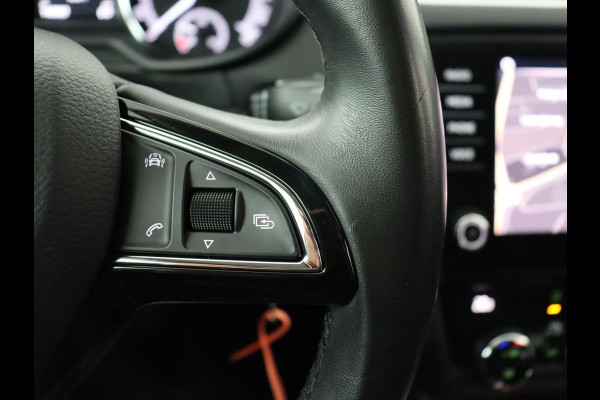 Škoda Octavia 1.5 TSI Ambition Business | Automaat | Trekhaak | Carplay | Navigatie | Parkeerhulp | Climate control | Bluetooth | Cruise control