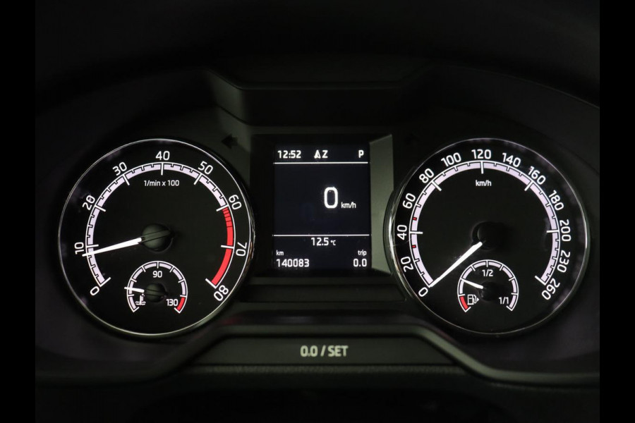 Škoda Octavia 1.5 TSI Ambition Business | Automaat | Trekhaak | Carplay | Navigatie | Parkeerhulp | Climate control | Bluetooth | Cruise control