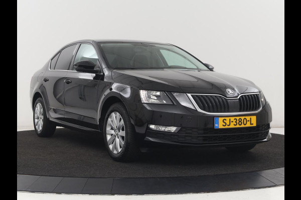 Škoda Octavia 1.5 TSI Ambition Business | Automaat | Trekhaak | Carplay | Navigatie | Parkeerhulp | Climate control | Bluetooth | Cruise control