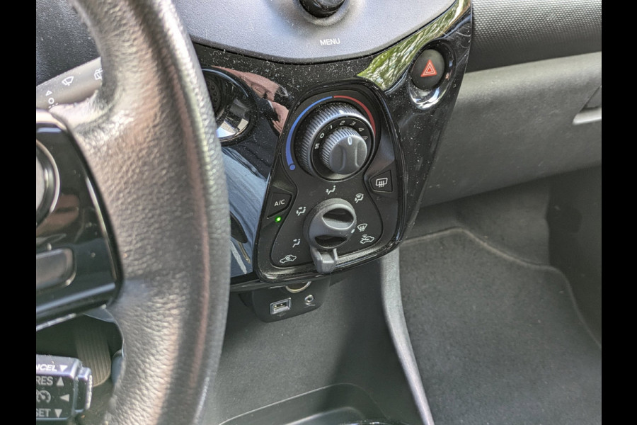 Citroën C1 1.0 VTi Feel|5-Deurs|Airco|Leder Stuur|Bluetooth
