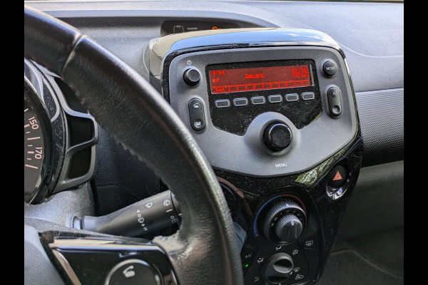 Citroën C1 1.0 VTi Feel|5-Deurs|Airco|Leder Stuur|Bluetooth