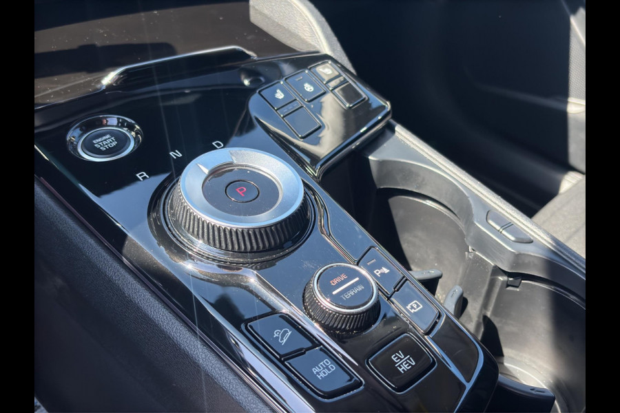Kia Sportage 1.6 T-GDi Plug-in Hybrid AWD DynamicPlusLine Panoramadak | Stoelverwarming voor/achter | Camera | Trekhaak | Elektrische Stoelen | Cruise | Apple Carplay & Android Auto |