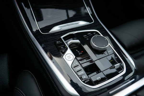 BMW X5 xDrive50e M-Sport Pro 4-Wielsturing H/K Panorama