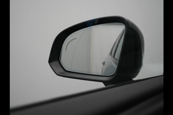 Volvo XC40 Recharge Pro 69kWh 231pk Dealer O.H. | Panodak | 360 Camera | Adaptive Cruise | Harman / Kardon | Alcantara Sportstoelen Memory & Verwarmd | Google Assistent | Stuur Verwarmd | Keyless | Blis | DAB |