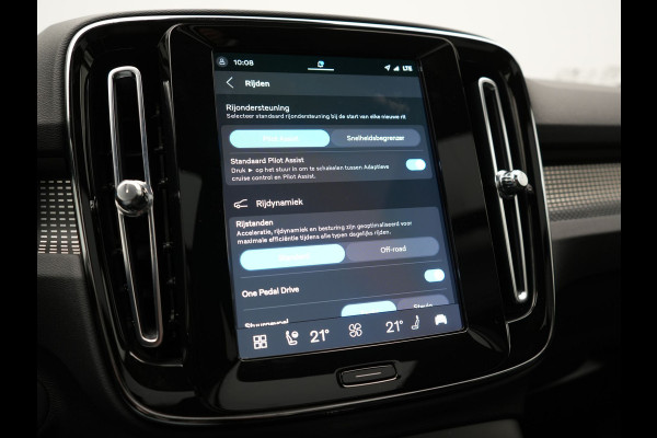 Volvo XC40 Recharge Pro 69kWh 231pk Dealer O.H. | Panodak | 360 Camera | Adaptive Cruise | Harman / Kardon | Alcantara Sportstoelen Memory & Verwarmd | Google Assistent | Stuur Verwarmd | Keyless | Blis | DAB |