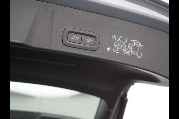 Volvo XC40 Recharge Pro 69kWh 231pk Dealer O.H. | Panodak | 360 Camera | Adaptive Cruise | Harman / Kardon | Alcantara Sportstoelen Memory & Verwarmd | Google Assistent | Stuur Verwarmd | Keyless | Blis | DAB |
