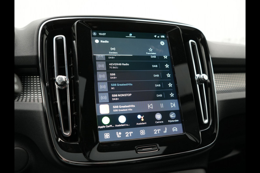 Volvo XC40 Recharge Pro 69kWh 231pk Dealer O.H. | Panodak | 360 Camera | Adaptive Cruise | Harman / Kardon | Alcantara Sportstoelen Memory & Verwarmd | Google Assistent | Stuur Verwarmd | Keyless | Blis | DAB |