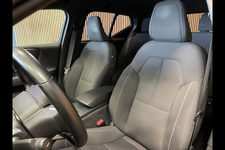 Volvo XC40 Recharge Core|94% SOH|BLACK|ACC|CAMERA|APPLE CARPLAY/ANDROID AUTO|STOEL+STUURVERW|ELEK.KLEP|NL-AUTO|NAP|INC.BTW|1e EIG|