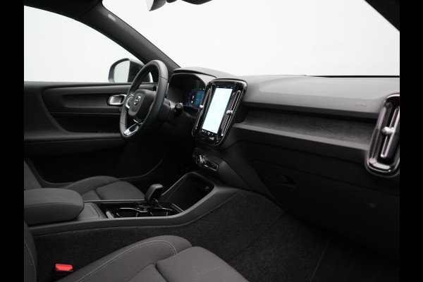 Volvo XC40 Recharge Extended Range Ultimate 82 kWh 252pk Dealer O.H. | Panodak | 360 Camera | Adaptive Cruise | Harman / Kardon | Voorstoelen Memory & Verwarmd | Google Assistent | Keyless | Blis | Stuur Verwarmd | Apple Carplay | DAB |