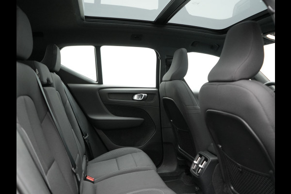 Volvo XC40 Recharge Extended Range Ultimate 82 kWh 252pk Dealer O.H. | Panodak | 360 Camera | Adaptive Cruise | Harman / Kardon | Voorstoelen Memory & Verwarmd | Google Assistent | Keyless | Blis | Stuur Verwarmd | Apple Carplay | DAB |