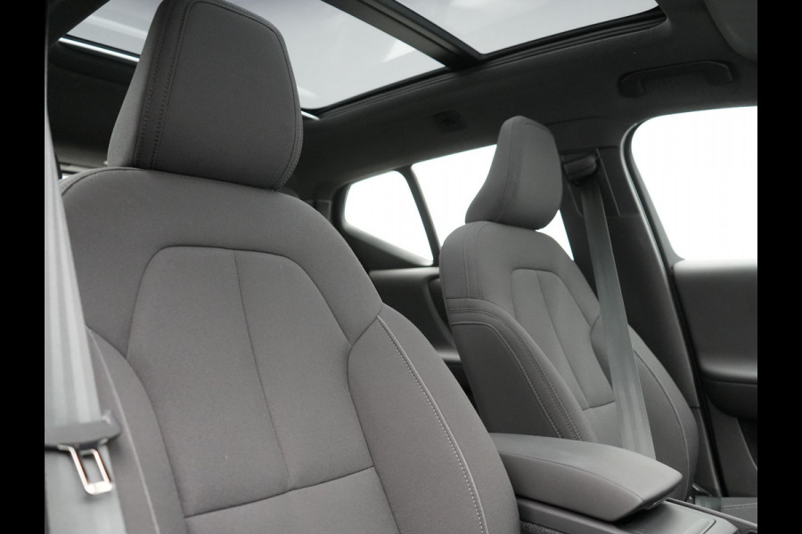 Volvo XC40 Recharge Extended Range Ultimate 82 kWh 252pk Dealer O.H. | Panodak | 360 Camera | Adaptive Cruise | Harman / Kardon | Voorstoelen Memory & Verwarmd | Google Assistent | Keyless | Blis | Stuur Verwarmd | Apple Carplay | DAB |