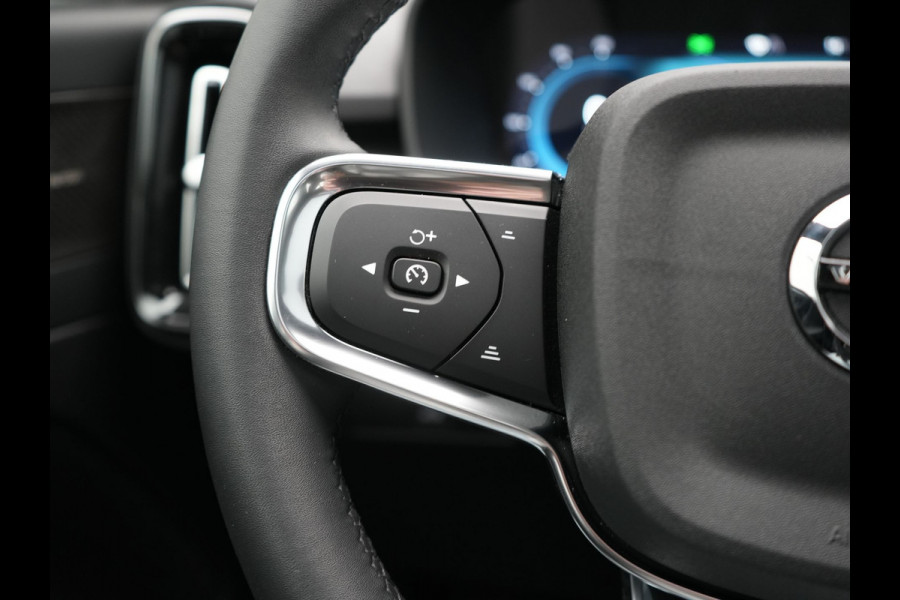 Volvo XC40 Recharge Extended Range Ultimate 82 kWh 252pk Dealer O.H. | Panodak | 360 Camera | Adaptive Cruise | Harman / Kardon | Voorstoelen Memory & Verwarmd | Google Assistent | Keyless | Blis | Stuur Verwarmd | Apple Carplay | DAB |