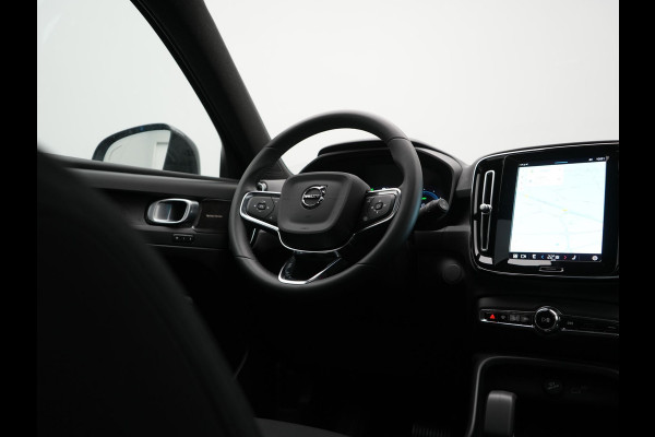 Volvo XC40 Recharge Extended Range Ultimate 82 kWh 252pk Dealer O.H. | Panodak | 360 Camera | Adaptive Cruise | Harman / Kardon | Voorstoelen Memory & Verwarmd | Google Assistent | Keyless | Blis | Stuur Verwarmd | Apple Carplay | DAB |