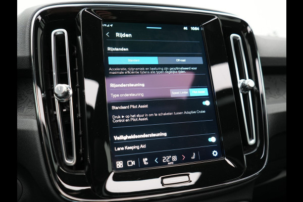 Volvo XC40 Recharge Extended Range Ultimate 82 kWh 252pk Dealer O.H. | Panodak | 360 Camera | Adaptive Cruise | Harman / Kardon | Voorstoelen Memory & Verwarmd | Google Assistent | Keyless | Blis | Stuur Verwarmd | Apple Carplay | DAB |