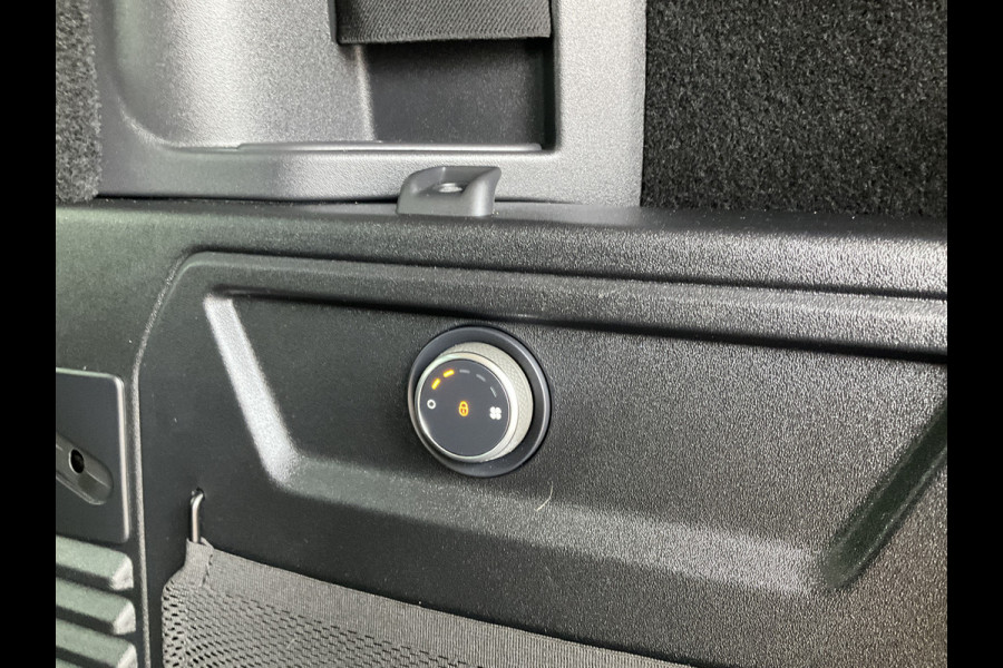 Land Rover Defender 2.0 D240 110 VAN 360°Cam Carplay Memory Trekhaak(3500) Grijs kenteken