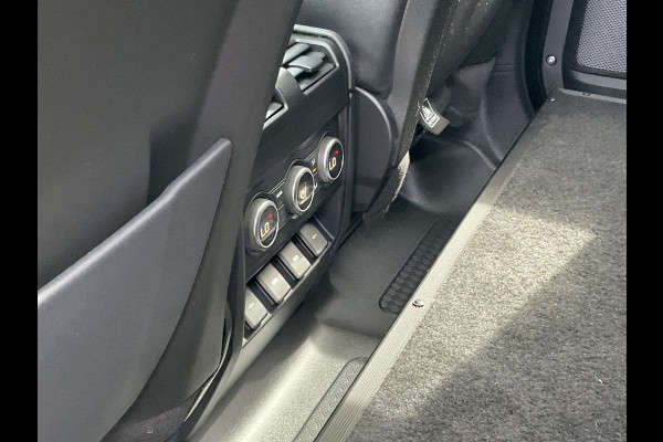 Land Rover Defender 2.0 D240 110 VAN 360°Cam Carplay Memory Trekhaak(3500) Grijs kenteken