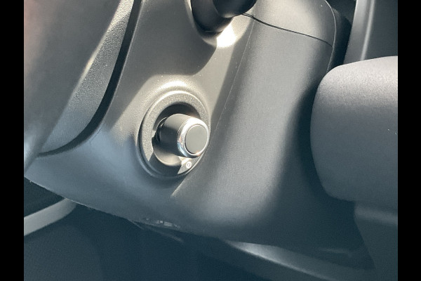 Land Rover Defender 2.0 D240 110 VAN 360°Cam Carplay Memory Trekhaak(3500) Grijs kenteken