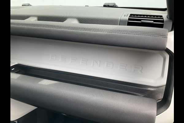 Land Rover Defender 2.0 D240 110 VAN 360°Cam Carplay Memory Trekhaak(3500) Grijs kenteken