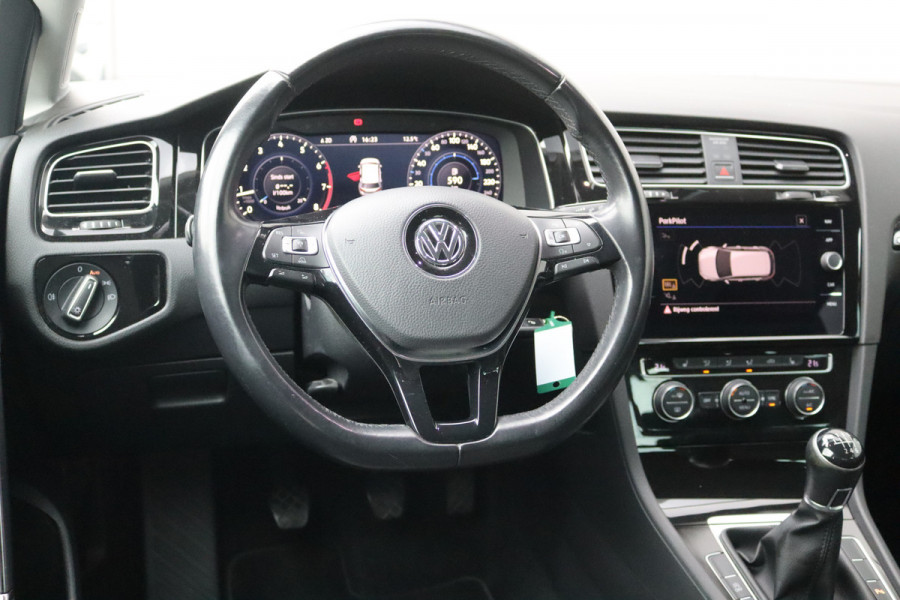 Volkswagen Golf 1.5 TSI 150PK Highline Business R Navigatie/Camera/Stoelverwarming/Adaptive-cruisecontrol