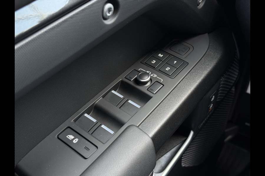 Land Rover Defender 5.0 P525 110 V8 URBAN | Commercial | Full Option | Milltek