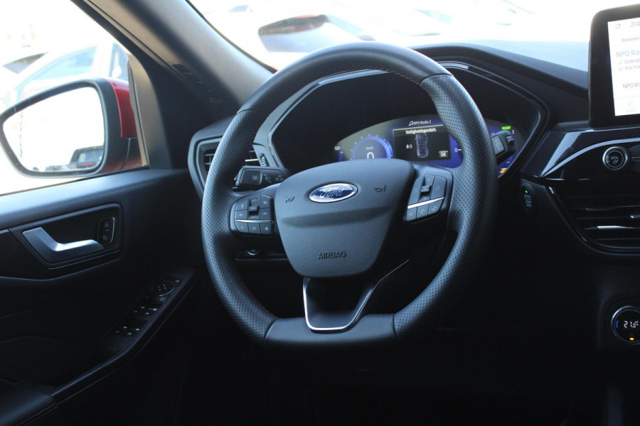 Ford Kuga 2.5 PHEV ST-Line Stoel + Stuurverwarming | Adaptive Cruise Control | BLIS | Camera | Elektrische Kofferbak | Navigatie |
