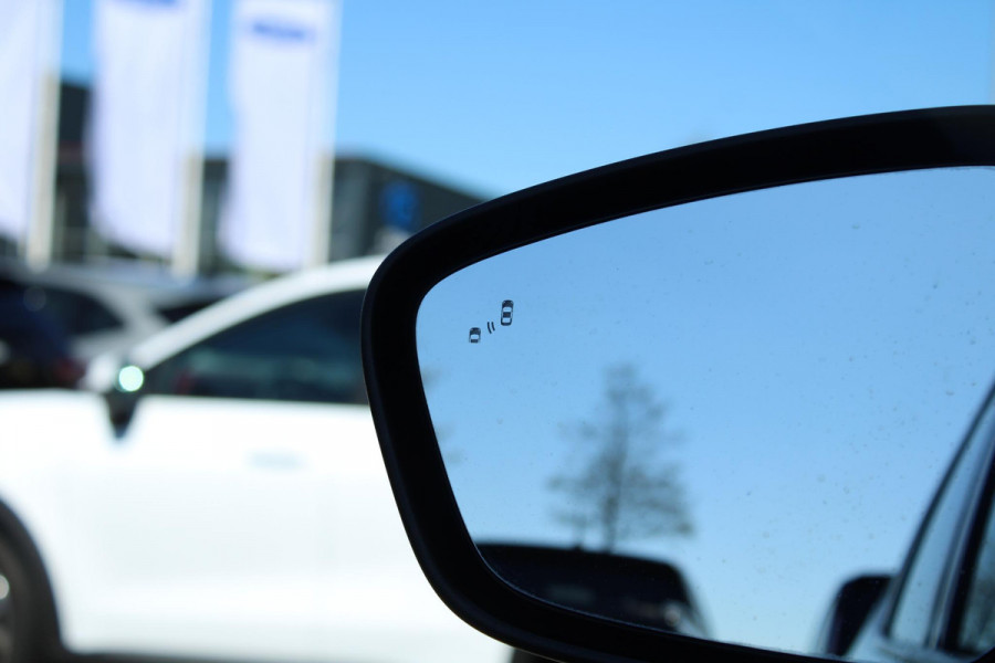 Ford Kuga 2.5 PHEV ST-Line Stoel + Stuurverwarming | Adaptive Cruise Control | BLIS | Camera | Elektrische Kofferbak | Navigatie |