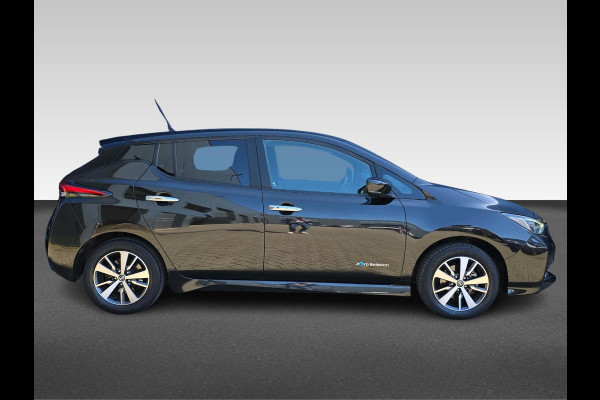 Nissan Leaf Acenta 40 kWh | Automaat | Adaptive Cruisecontrol | Achteruitrijcamera | Navigatie | 270 KM WLTP |