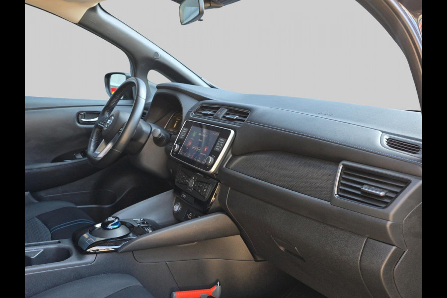 Nissan Leaf Acenta 40 kWh | Automaat | Adaptive Cruisecontrol | Achteruitrijcamera | Navigatie | 270 KM WLTP |