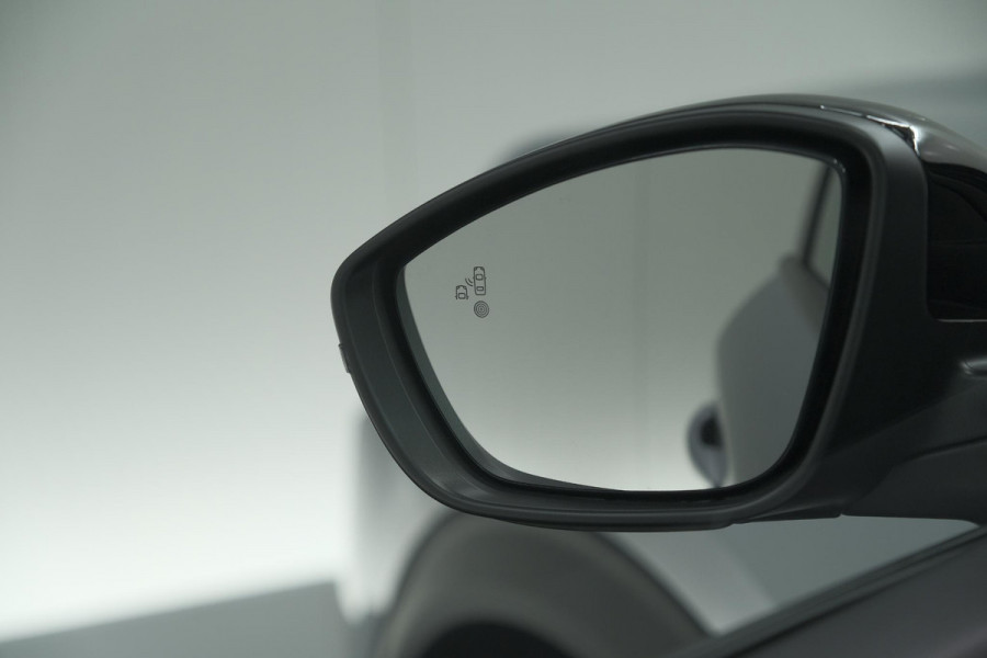 Peugeot e-2008 EV GT 50 kWh | 3 Fase | 360 Camera | Adaptieve Cruise Control | Dodehoekdetectie