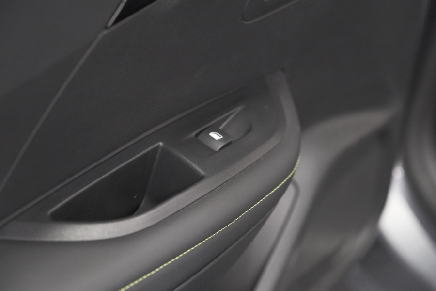 Peugeot e-2008 EV GT 50 kWh | 3 Fase | 360 Camera | Adaptieve Cruise Control | Dodehoekdetectie