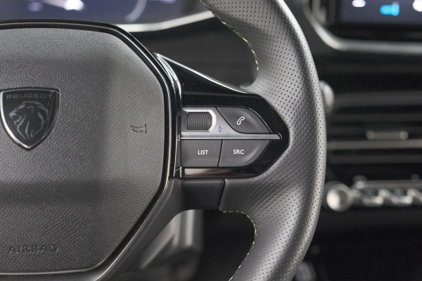 Peugeot e-2008 EV GT 50 kWh | 3 Fase | 360 Camera | Adaptieve Cruise Control | Dodehoekdetectie