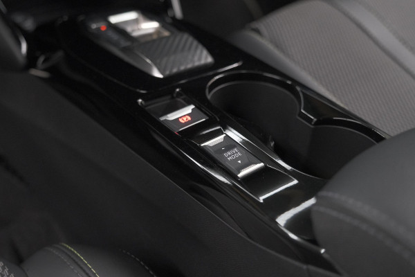 Peugeot e-2008 EV GT 50 kWh | 3 Fase | 360 Camera | Adaptieve Cruise Control | Dodehoekdetectie