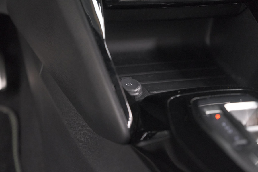 Peugeot e-2008 EV GT 50 kWh | 3 Fase | 360 Camera | Adaptieve Cruise Control | Dodehoekdetectie