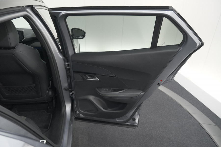 Peugeot e-2008 EV GT 50 kWh | 3 Fase | 360 Camera | Adaptieve Cruise Control | Dodehoekdetectie