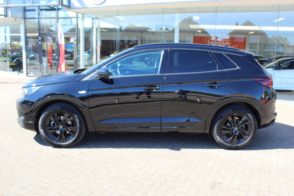 Opel Grandland 1.2 Turbo GS Line Zeer nette, sportieve en luxe hoogzitter, slechts 49.000km ! Autm. airco dual, camera, half leder, navigatie, telefoonvoorb, Apple carplay/Android auto, lane- en side assist, cruise control, metallic lak, LM wielen etc.