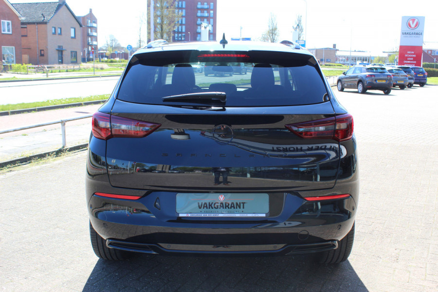 Opel Grandland 1.2 Turbo GS Line Zeer nette, sportieve en luxe hoogzitter, slechts 49.000km ! Autm. airco dual, camera, half leder, navigatie, telefoonvoorb, Apple carplay/Android auto, lane- en side assist, cruise control, metallic lak, LM wielen etc.