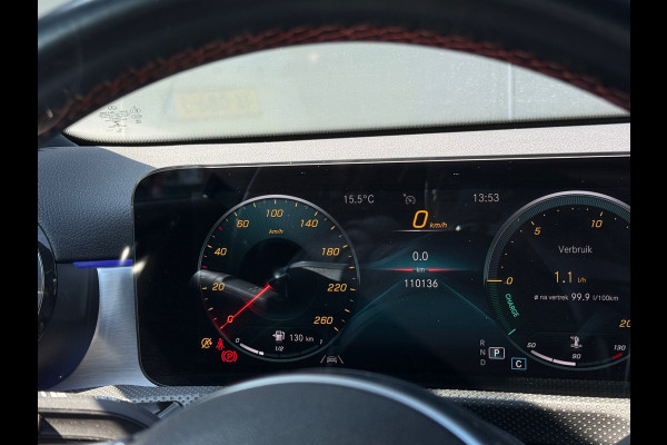 Mercedes-Benz A-Klasse 180 AMG Night Navi|Sfeer|Stoelverwarming|Dealer Onderhouden