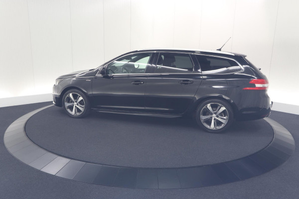 Peugeot 308 SW PureTech 130 GT-line | Trekhaak | Panoramadak | Camera | Alcantara Bekleding | Dodehoekdetectie