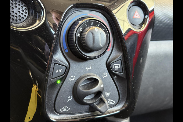 Citroën C1 1.0 VTi Shine 44.500 KM | Carplay | Achteruitrijcamera | L.M. Velgen | Airco