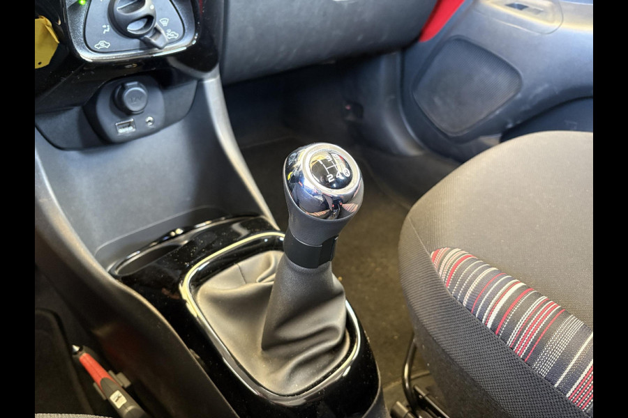 Citroën C1 1.0 VTi Shine 44.500 KM | Carplay | Achteruitrijcamera | L.M. Velgen | Airco