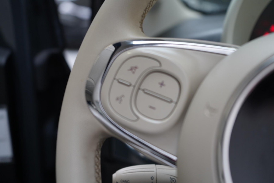 Fiat 500C 1.0 Hybrid Lounge | Apple Carplay | Airconditioning | Cruise control | Parkeersensoren